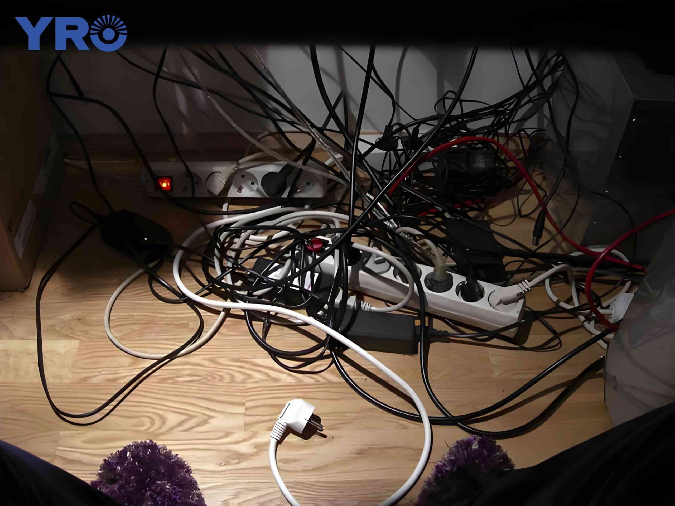 ordinary people unconsciously do is plugging several electrical appliances into one socket (1)